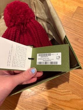 Gucci Red Knit Pom Pom Beanie Hat NWT